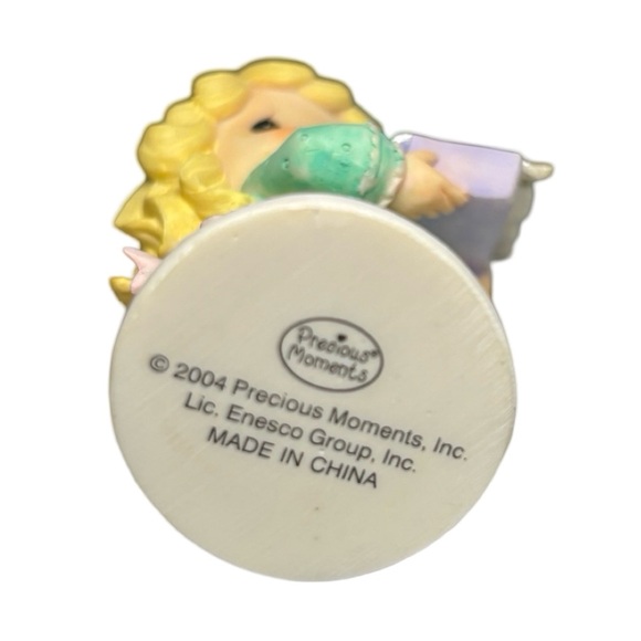 Precious Moments Blonde Girl holding floral arrangement with Mom heart,2004 - Picture 5 of 8